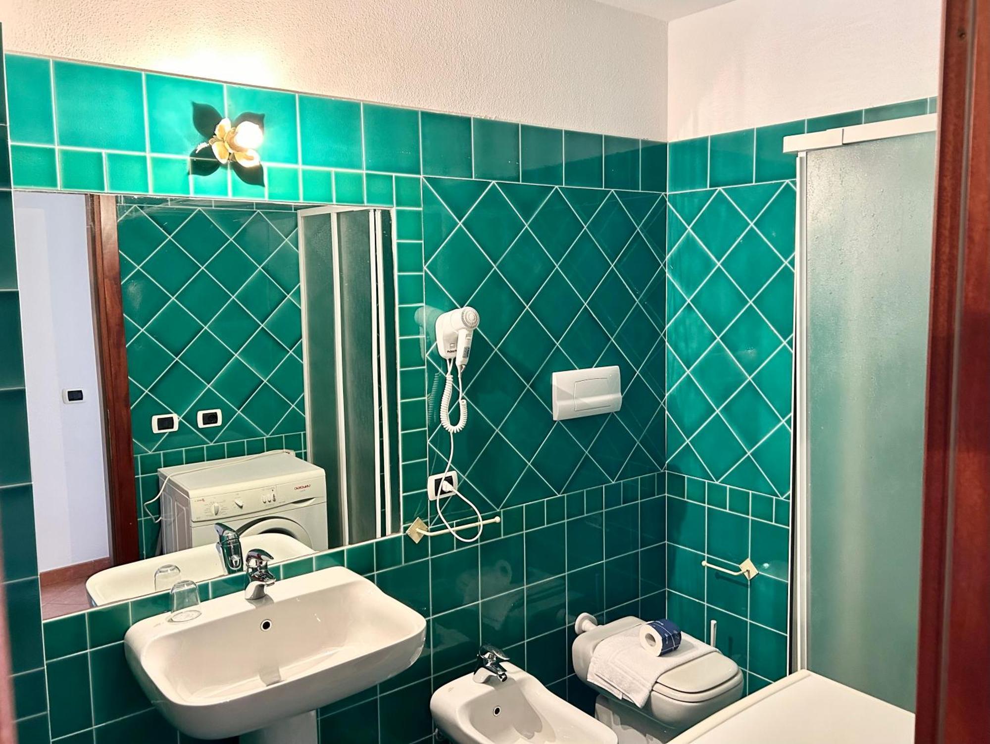 Residence With Private Beach In Marinella マリネッラ エクステリア 写真